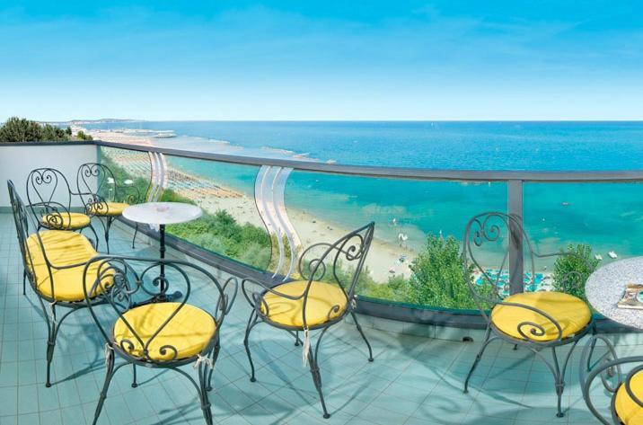 Hotel Majestic Gabicce Mare Εξωτερικό φωτογραφία